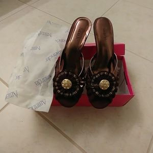 NWOT Amanda Fire Fly brown flats